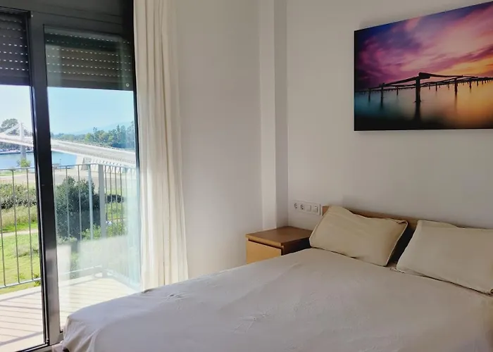 Panoramic Sunset Delta Apartment